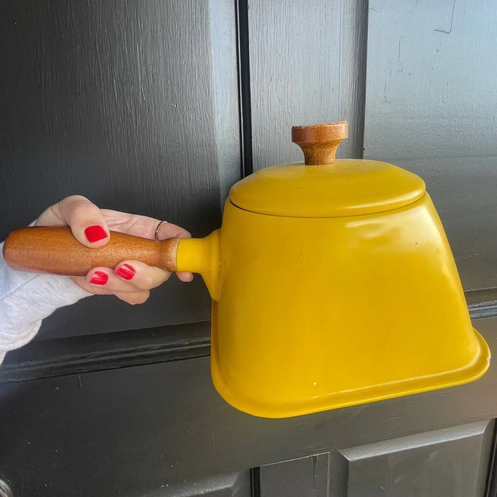 1970s vintage yellow enamel pot - Picture 3 of 5